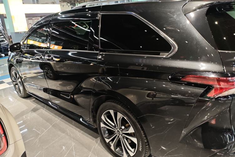 Used Toyota Granvia 2022 2.5L Hybrid Premium Edition