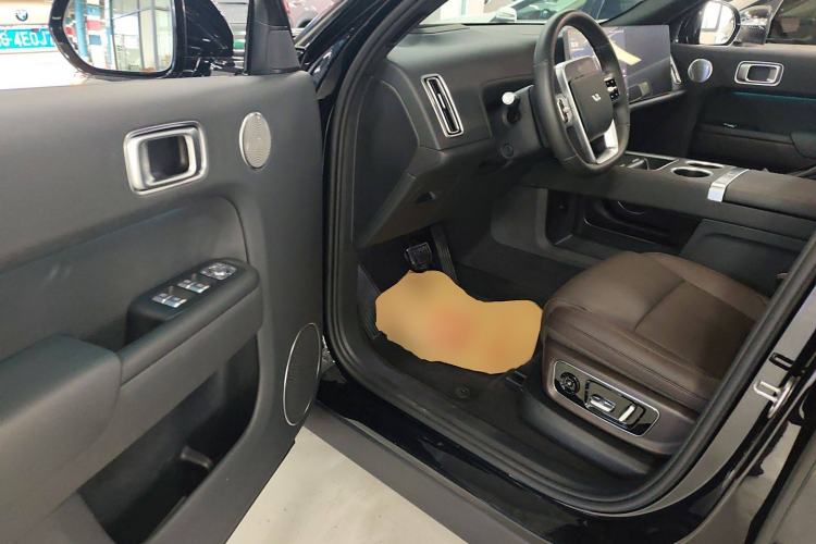 Used Li Auto L8 2023 Pro Model
