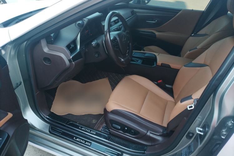 Used Lexus ES 2020 200 Excellence Edition
