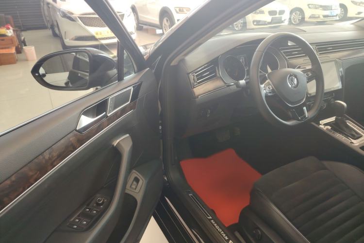 Used Volkswagen Magotan 2018 330TSI DSG Luxury Model
