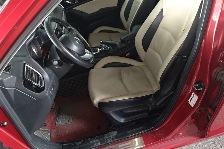 Used Mazda Mazda 3 Axela 2014 Sedan 2.0L Automatic Sport Model