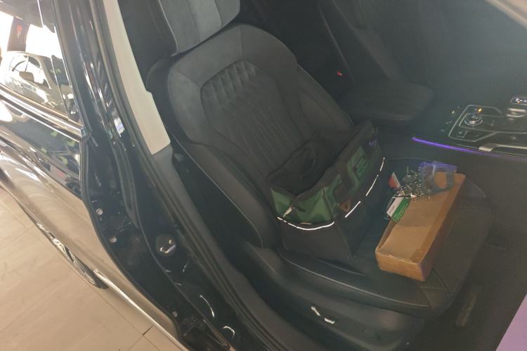 Used Hongqi HS5 2022 Facelifted Version 2.0T Smart Connect Flagship All-Wheel-Drive Edition