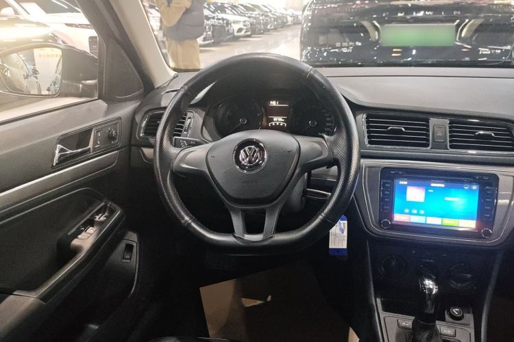 Used Volkswagen Lavida 2015 1.6L Automatic Fashion Edition
