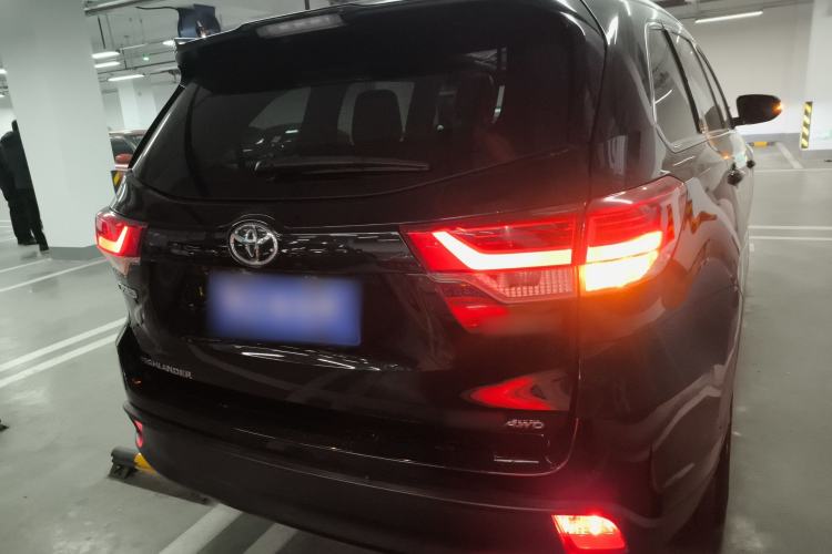 Used Toyota Highlander 2018 2.0T Four-Wheel Drive Luxury Version 7 Seats China VI Standard
