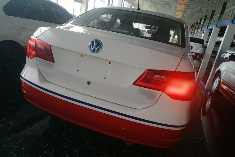 Used Volkswagen Jetta 2015 1.6L Automatic Fashion Model
