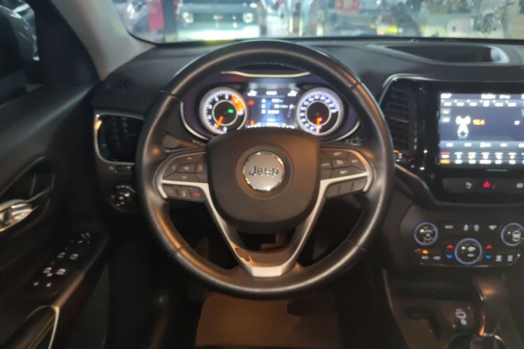 Used Jeep Cherokee 2019 2.0T 2WD Enjoyment Edition China V