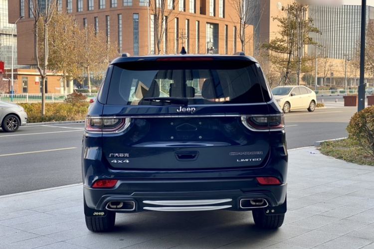 Used  Commander 2018 2.0T Four-Wheel Drive Smart Enjoyment Version China V Emission Standard
