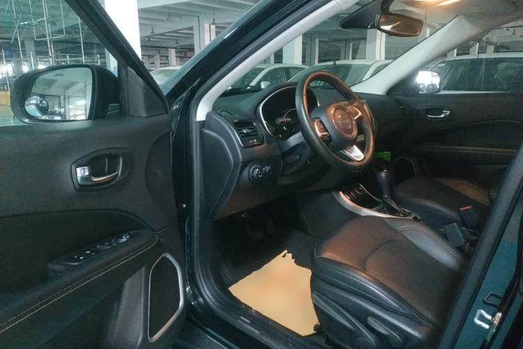 Used  Compass 2017 200T Automatic Family Edition
