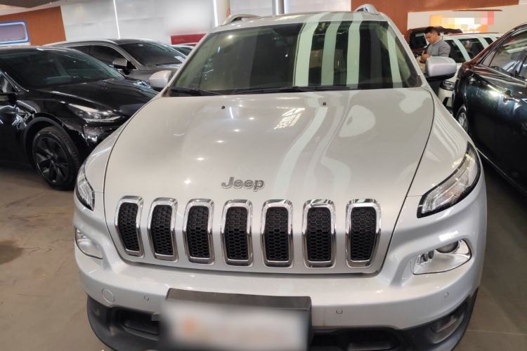 Used  Cherokee 2016 2.4L Leading Edition
