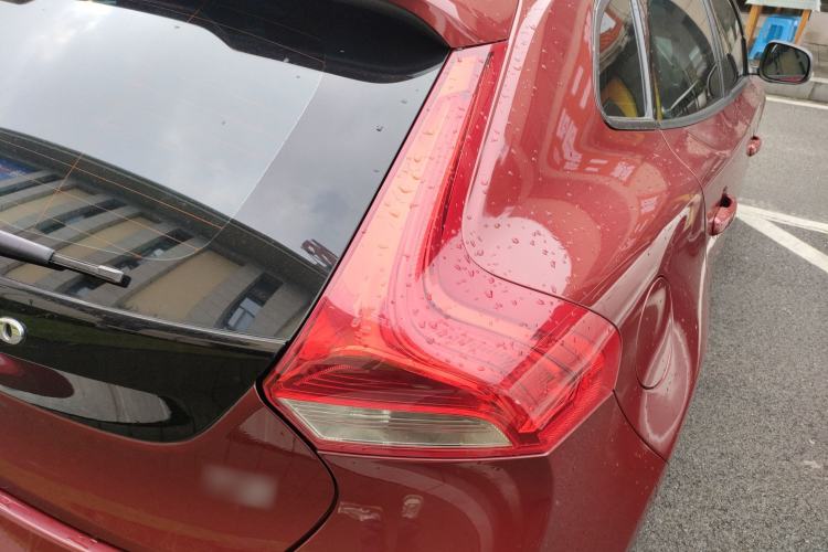 Used Volvo V40 2017 T3 Zhiyi Edition
