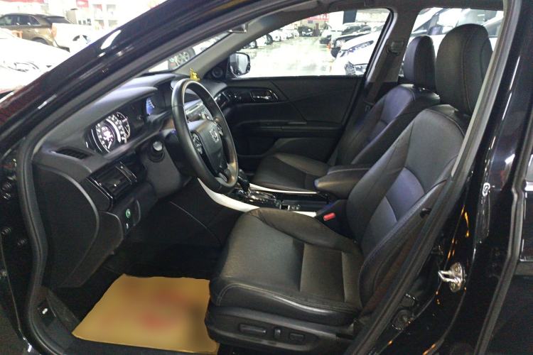 Used Honda Accord 2016 2.0L Luxury Edition
