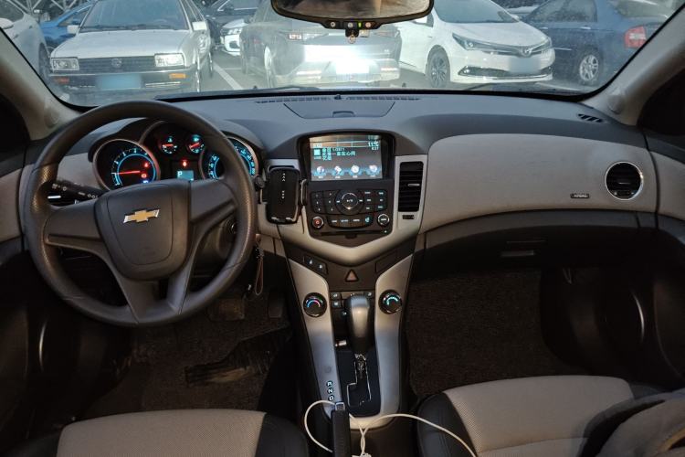 Used Chevrolet Cruze 2013 1.8L SE AT
