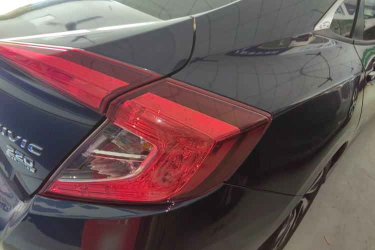 Used Honda Civic 2016 220TURBO CVT Luxury Edition
