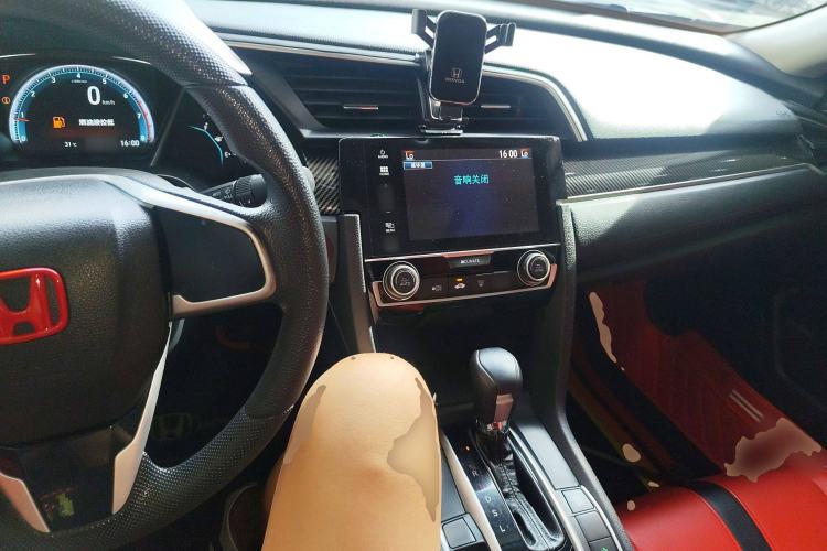 Used Honda Civic 2016 220TURBO CVT Luxury Edition
