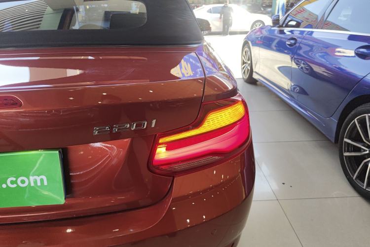 Used BMW 2 Series 2018 220i Convertible Coupe Sports Design Package
