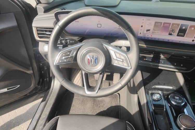 Used Buick Envision 2025 Encore Plus Four-Wheel Drive Avenir
