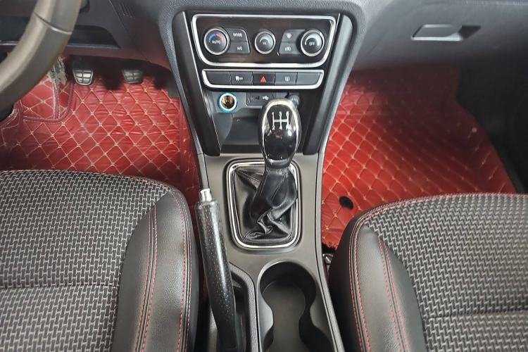 Used Chery Tiggo 3 2016 1.6L Manual ZhiShang Edition
