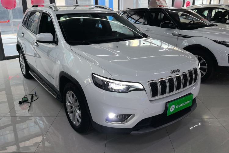 Used  Cherokee 2019 2.0T Two-Wheel Drive Smart Enjoyment Version China V
