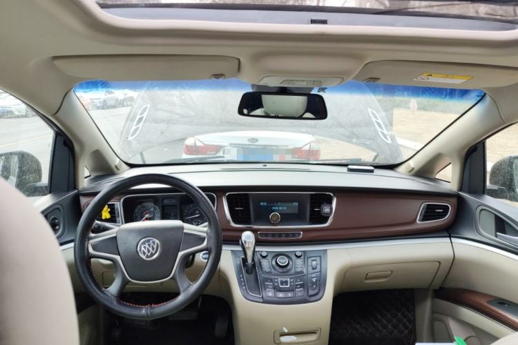 Used Buick GL8 2015 2.4L Luxury Business Premium Edition
