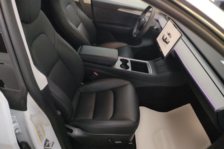 Used Tesla Model Y 2023 Long-Range All-Wheel-Drive Version