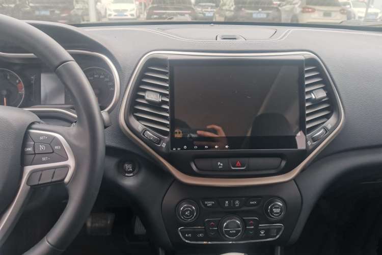 Used  Cherokee 2016 2.4L Leading Edition
