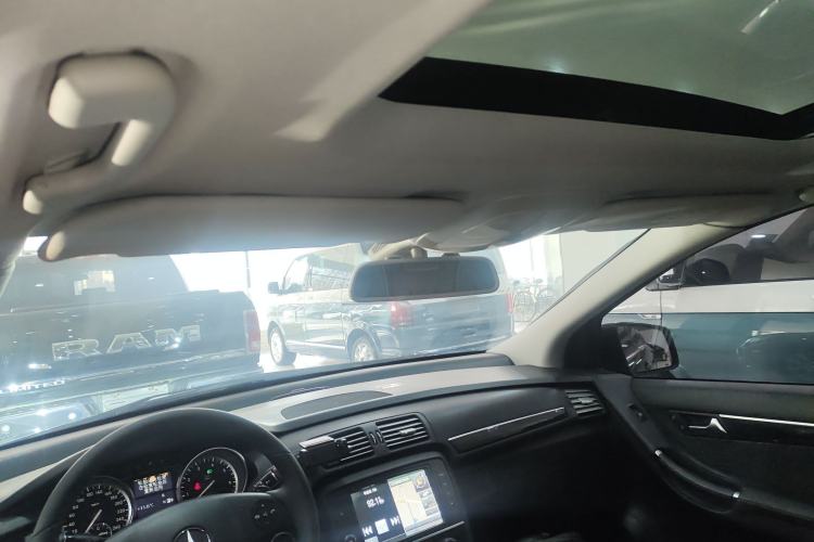 Used Mercedes-Benz R-Class 2017 R 320 4MATIC Business Edition Prestige Model