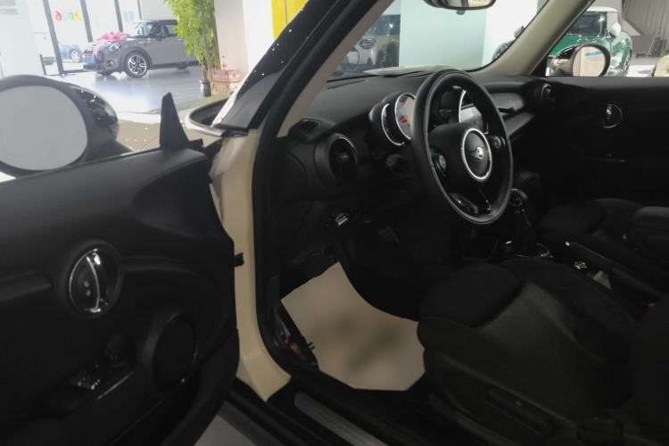 Used  MINI 2016 1.5T COOPER
