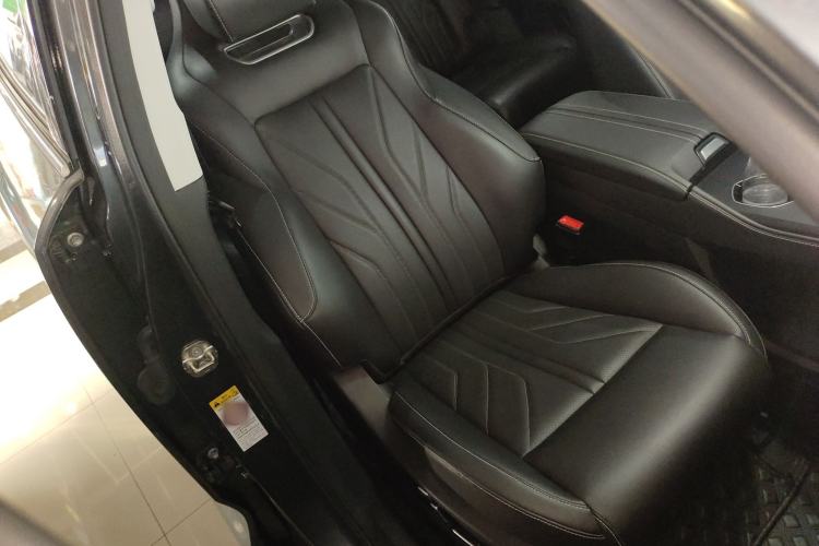 Used Changan UNI-K 2023 2.0T Two-Wheel Drive YueShang Trim