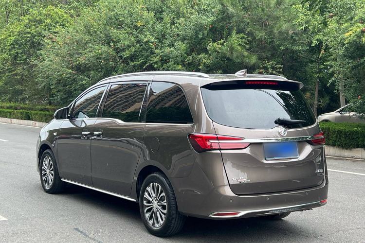 Used Buick GL8 2023 Facelifted Land Cruiser Executive Luxury Version
