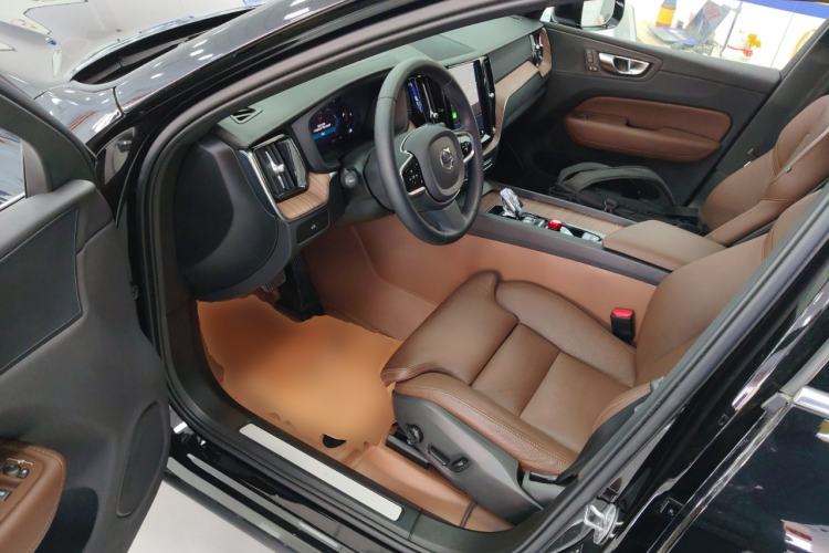 Used Volvo XC60 2025 B5 Four-Wheel Drive Smart & Advanced Luxury Edition