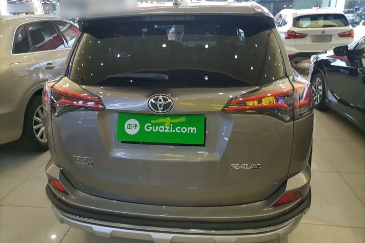 Used Toyota RAV4 2019 2.0L CVT Two-Wheel Drive Fashion X Limited Edition China VI Standard