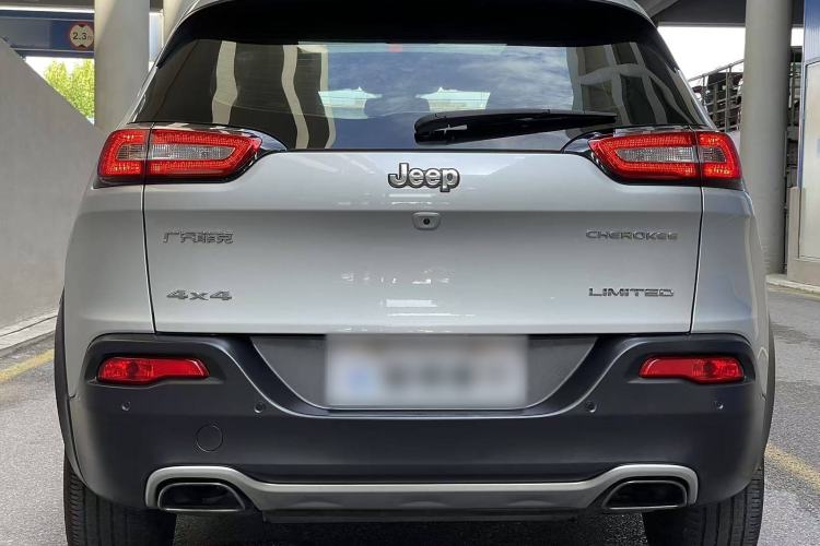 Used  Cherokee 2016 2.4L Superior Edition
