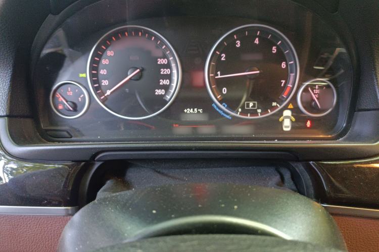 Used BMW 5 Series 2014 528Li Leading Model
