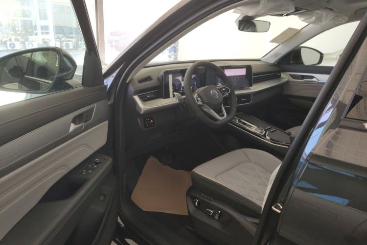 Used Volkswagen Talagon 2024 Facelifted 380TSI All-Wheel Drive R-Line Cruise Premium Edition
