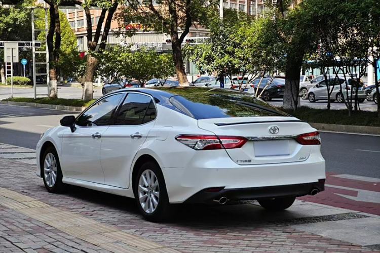 Used Toyota Camry 2021 2.0G Luxury Edition
