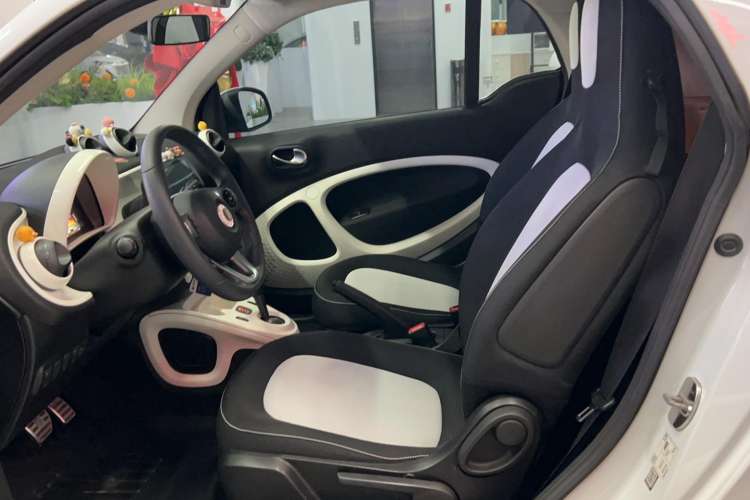 Used  fortwo 2015 1.0L 52 kW Hardtop Passion Edition
