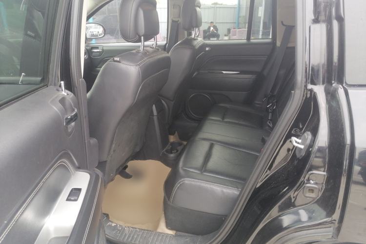 Used  Compass (Import) 2014 Revised Version 2.0L Two-Wheel Drive Elite Edition
