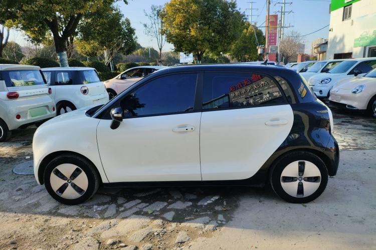 Used ORA Black Cat 2022 Updated Version 301 km Cute Pet Edition Lithium Iron Phosphate