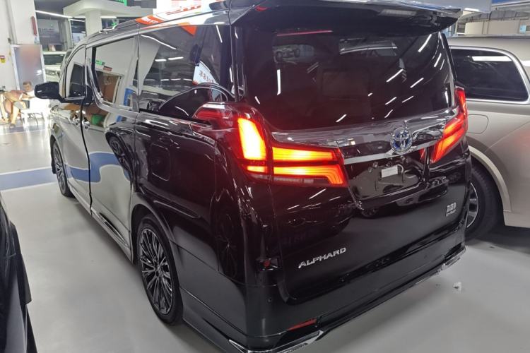 Used Toyota Alphard 2021 Dual-Engine 2.5L Luxury Edition
