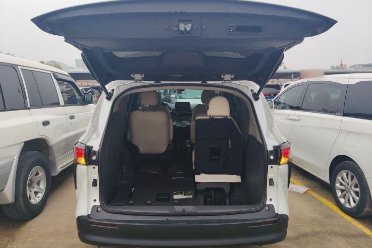 Used Toyota Sienna 2023 2.5L Hybrid Comfort Edition
