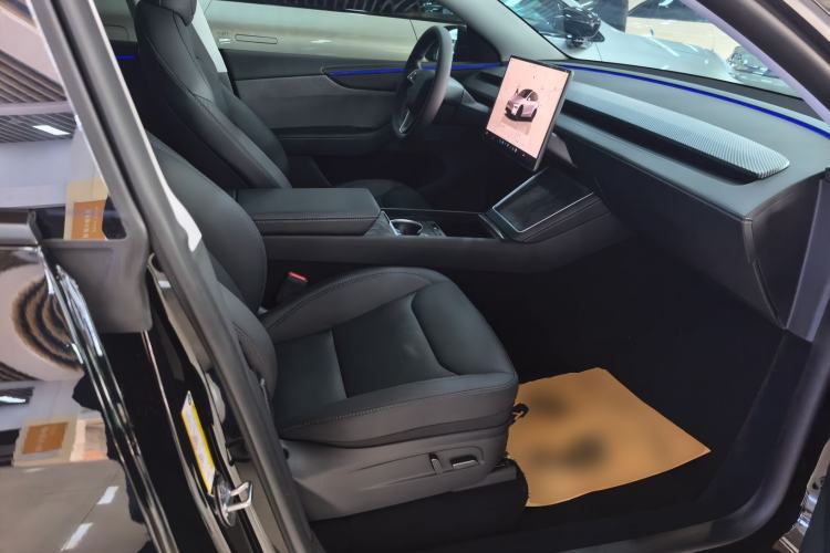 Used Tesla Model Y 2025 Rear-Wheel-Drive Version
