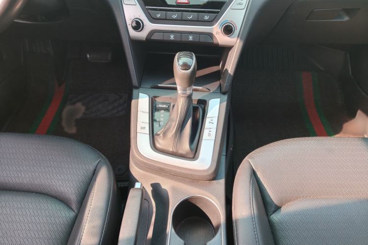 Used Hyundai Elantra 2016 1.6L Automatic ZhiXuan · Luxury Version
