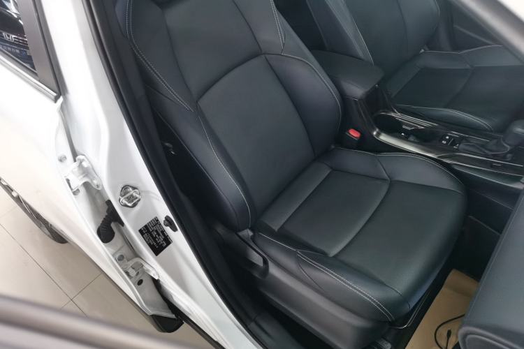 Used Toyota FRONTLANDER 2023 2.0L CVT Luxury Edition