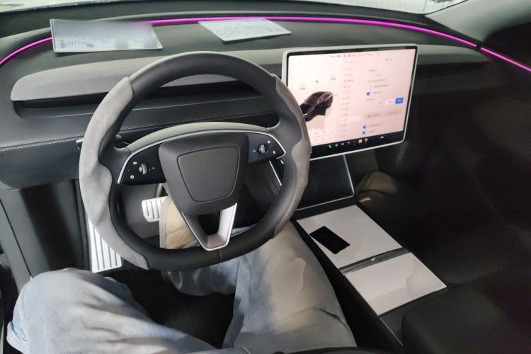 Used Tesla Model Y 2025 Rear-Wheel-Drive Version