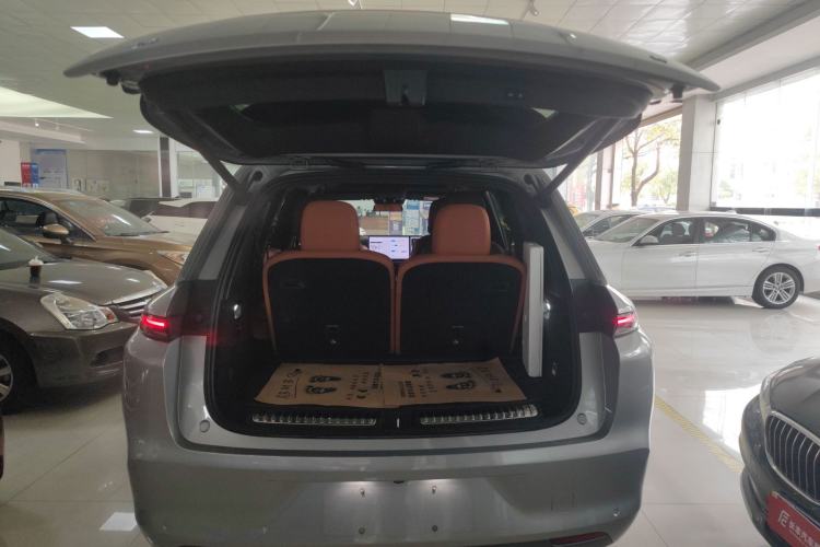 Used Li Auto L8 2023 Air model
