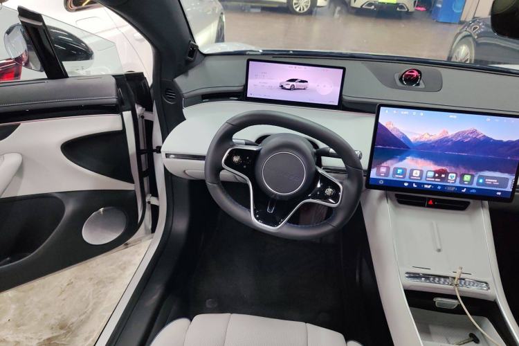 Used Hima Luxeed S7 2024 Max
