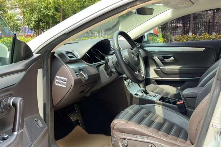 Used Volkswagen FAW-Volkswagen CC 2016 1.8TSI Luxury Model
