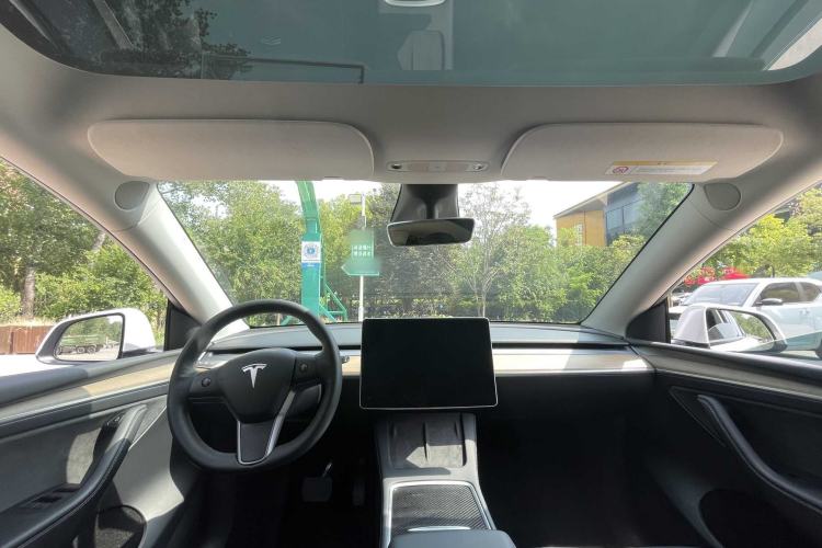 Used Tesla Model Y 2021 Long-Range All-Wheel-Drive Version 3D7
