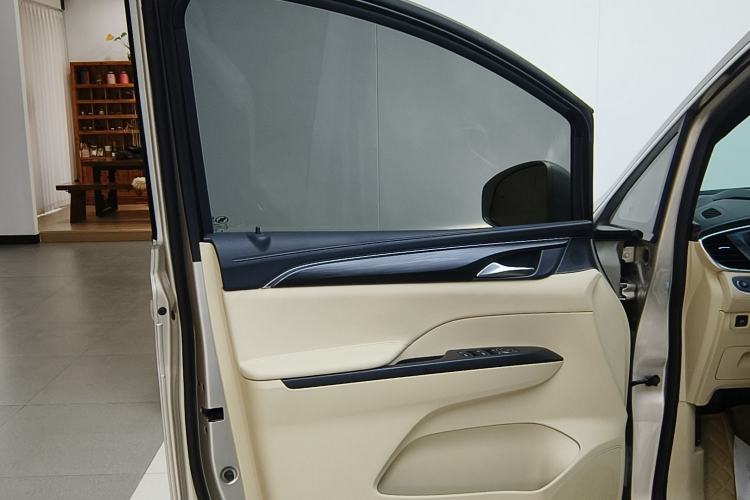 Used Buick GL8 2022 ES Land Cruiser 653T Luxury Model
