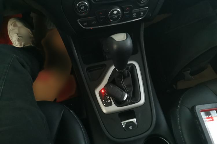 Used  Cherokee 2016 2.4L Leading Edition